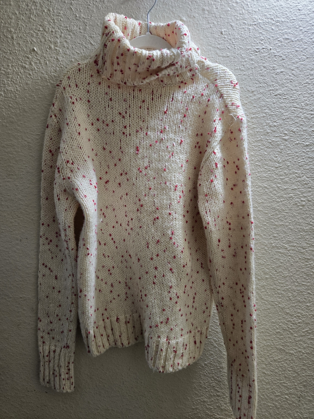 Cream Speckle Turtleneck Sweater with Red Flecks NWOT